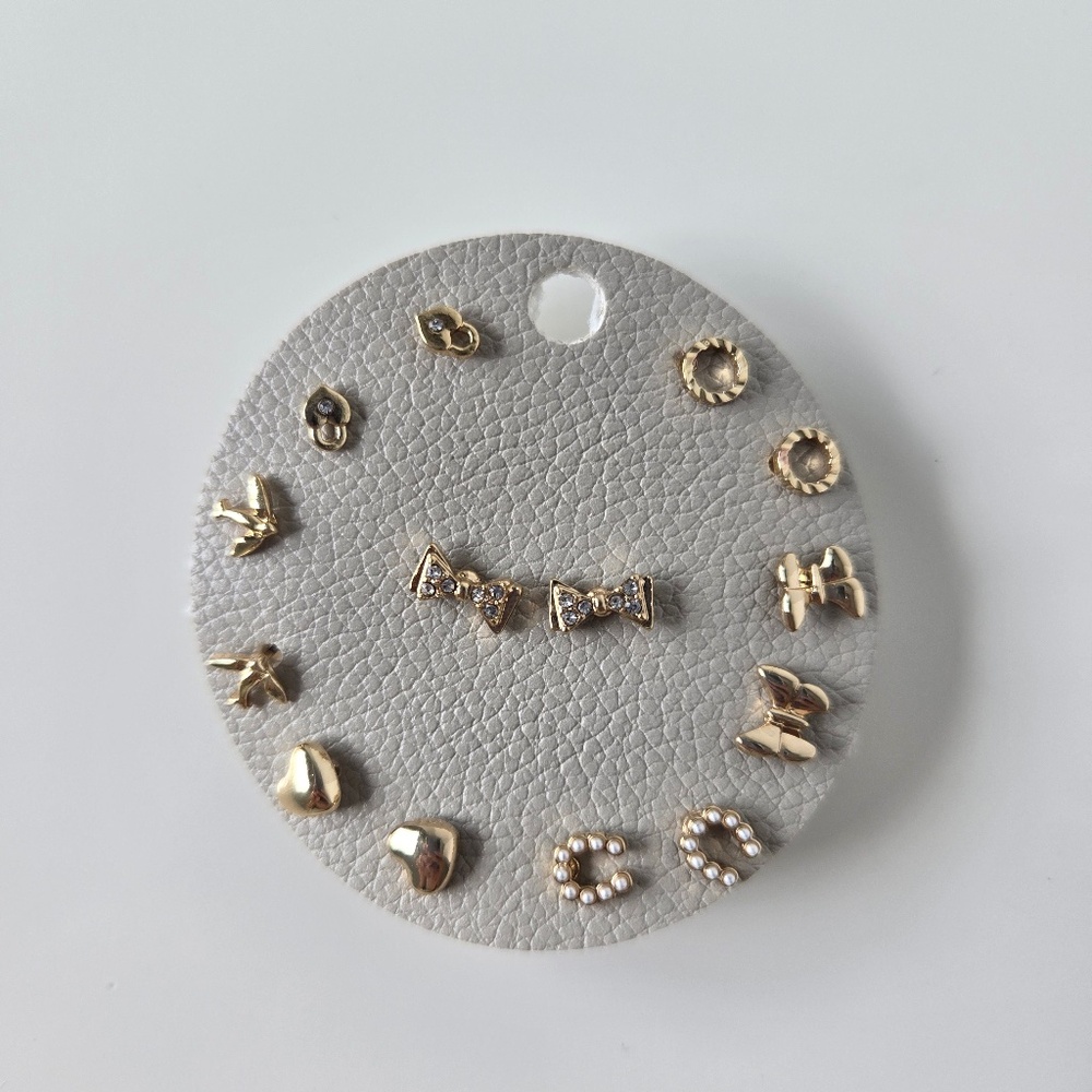 7 Pair Set Dainty Gold Tone Stud Earring